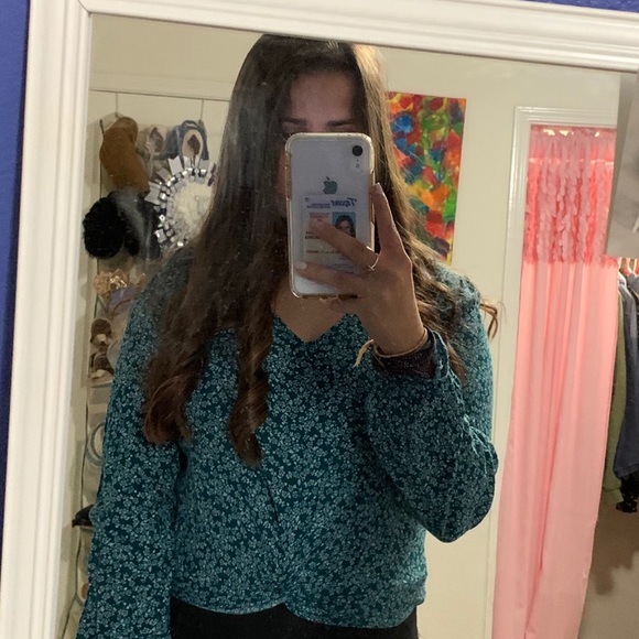 green/teal long sleeve blouse - Picture 4 of 4